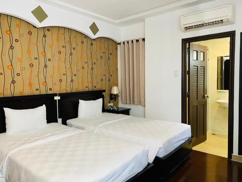 A&Em 150 Le Thanh Ton Hotel фото 3