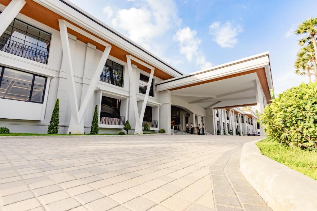 Amora Beach Resort Phuket фото 64