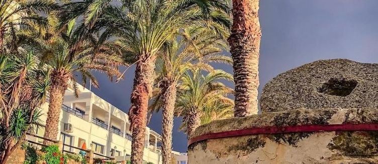 Фото отеля Vrachia Beach Hotel & Suites