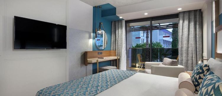 Фото отеля Trendy Side Beach Hotel
