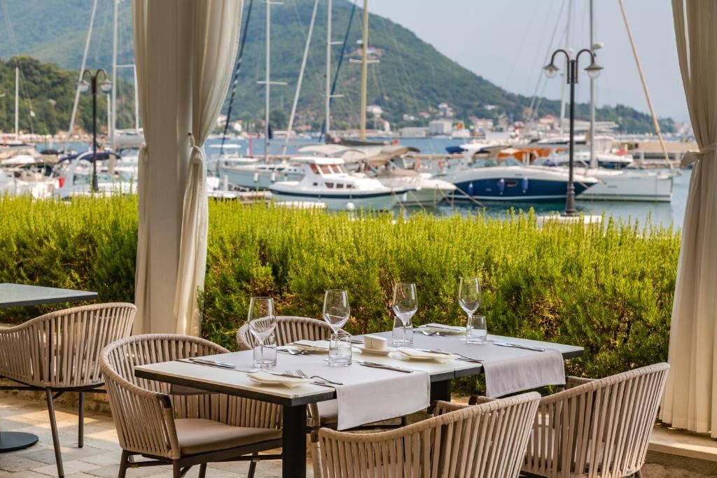 Lazure Hotel & Marina фото 47