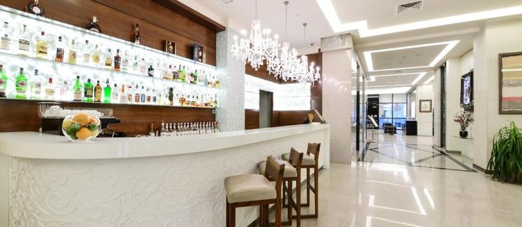 Фото отеля Opera Suite Hotel