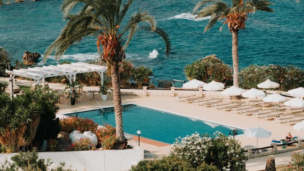Vrachia Beach Hotel & Suites фото 27