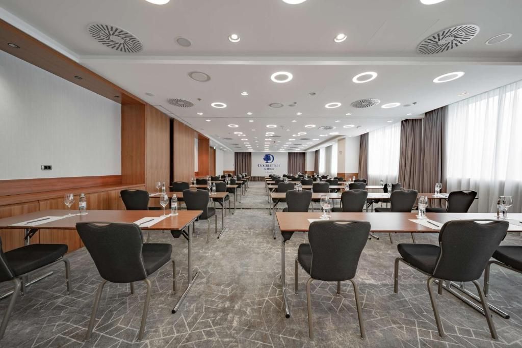 DoubleTree by Hilton Zagreb фото 43