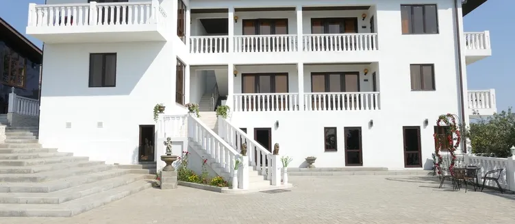 Фото отеля White hotel