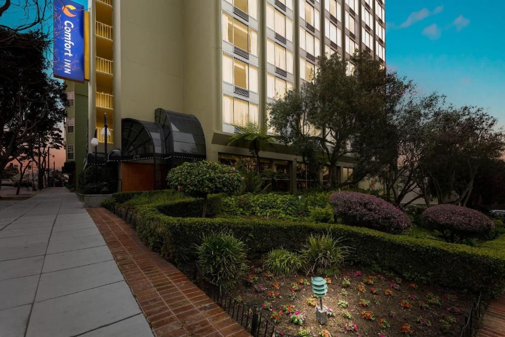 Comfort Inn By the Bay фото 27