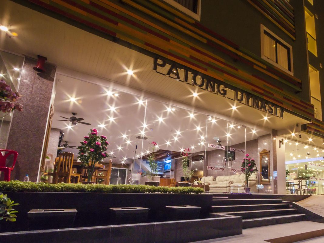 OYO 861 Patong Dynasty Hotel фото 33