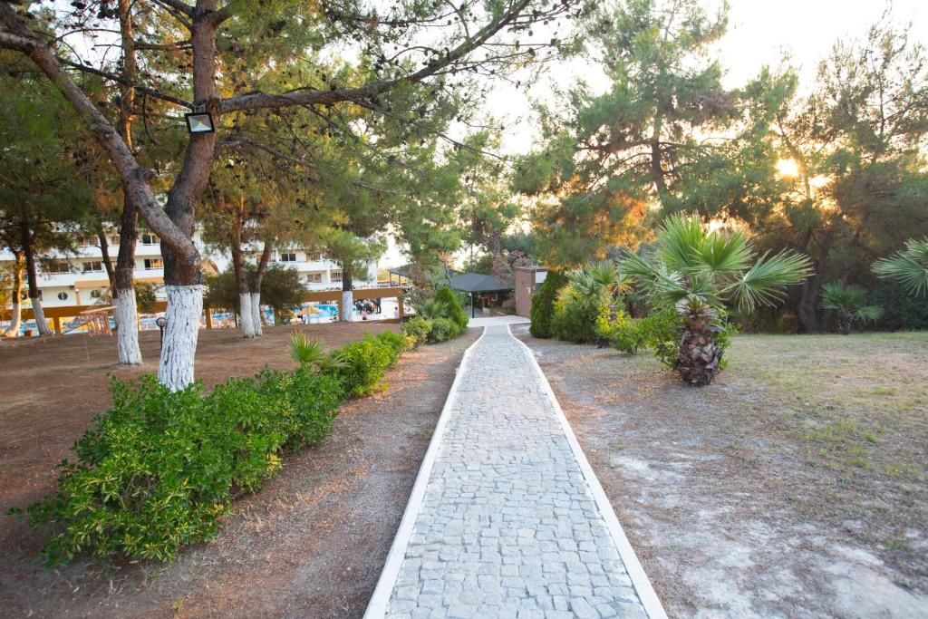 Tuntas Family Suites Kusadasi фото 24