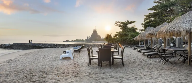 Фото отеля Golden Tulip Pattaya Beach Resort