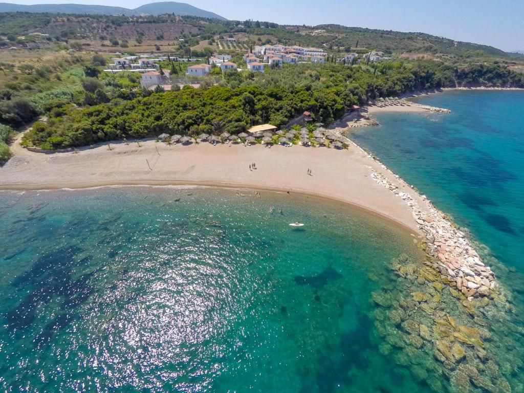 Sunrise Village Beach Hotel фото 2