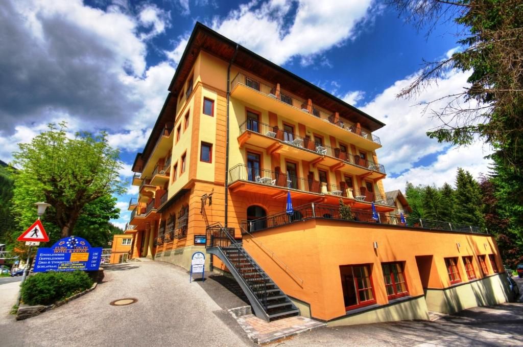 Euro Youth Hotel Krone фото 2