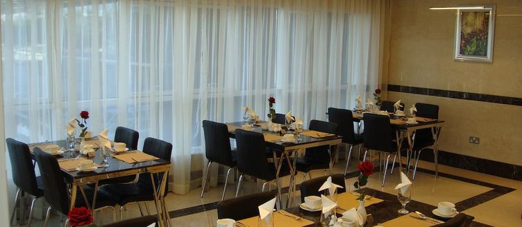 Фото отеля Paragon Hotel Apartments