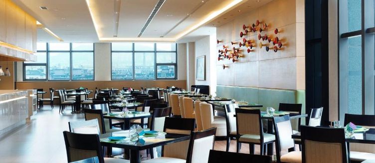 Фото отеля Aloft Dalian