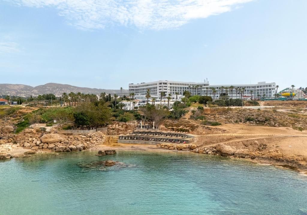 The Leonardo Laura Beach Hotel фото 82