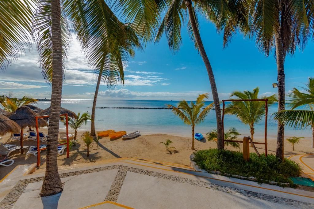 PA Beach Club & Hotel by GuruHotel фото 3