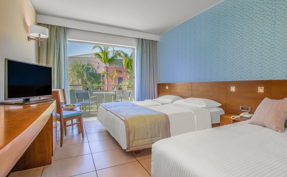 Blue Lagoon Resort фото 4