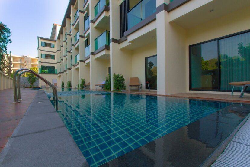Airport Beach Hotel Phuket фото 0