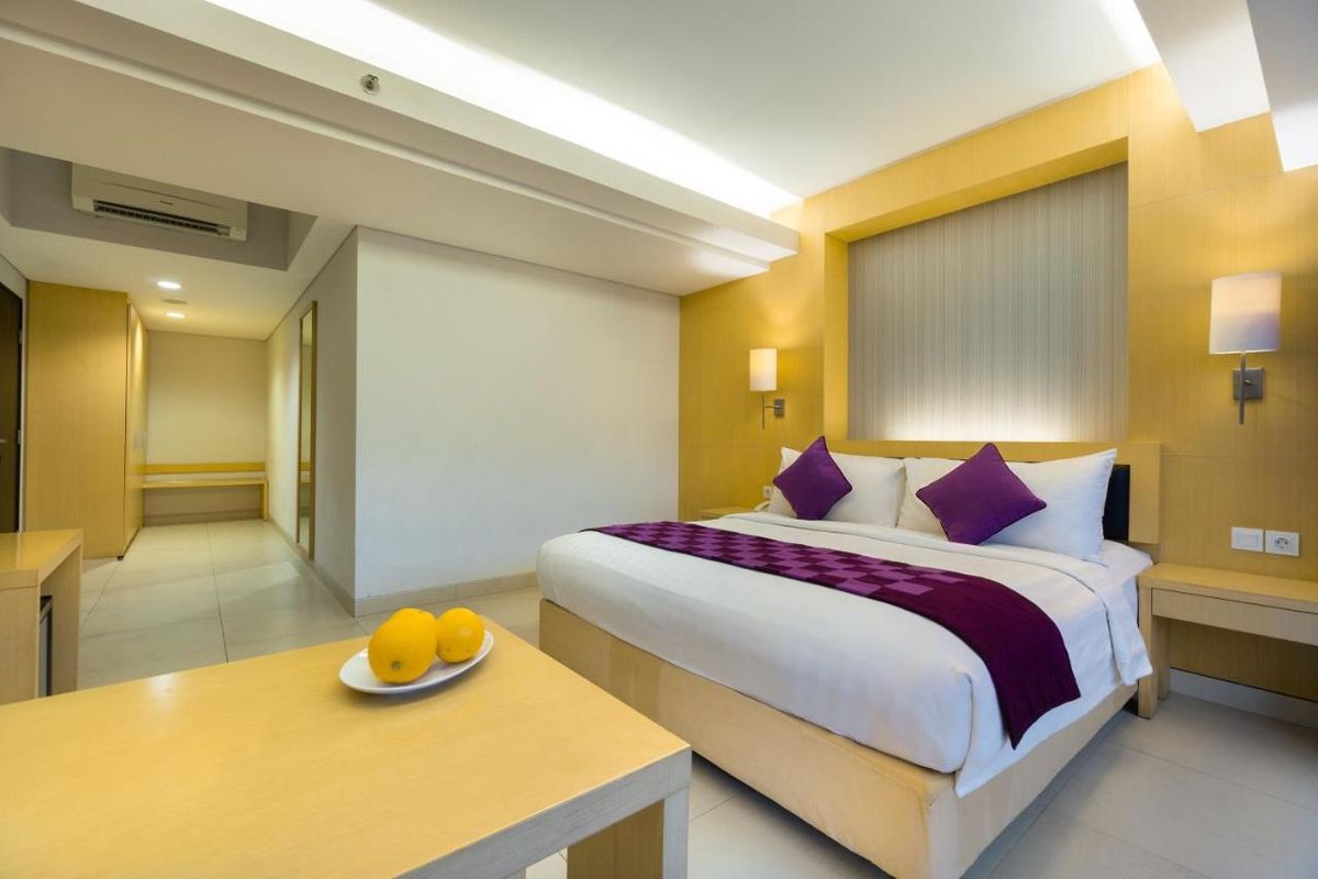 Quest Hotel Kuta фото 3