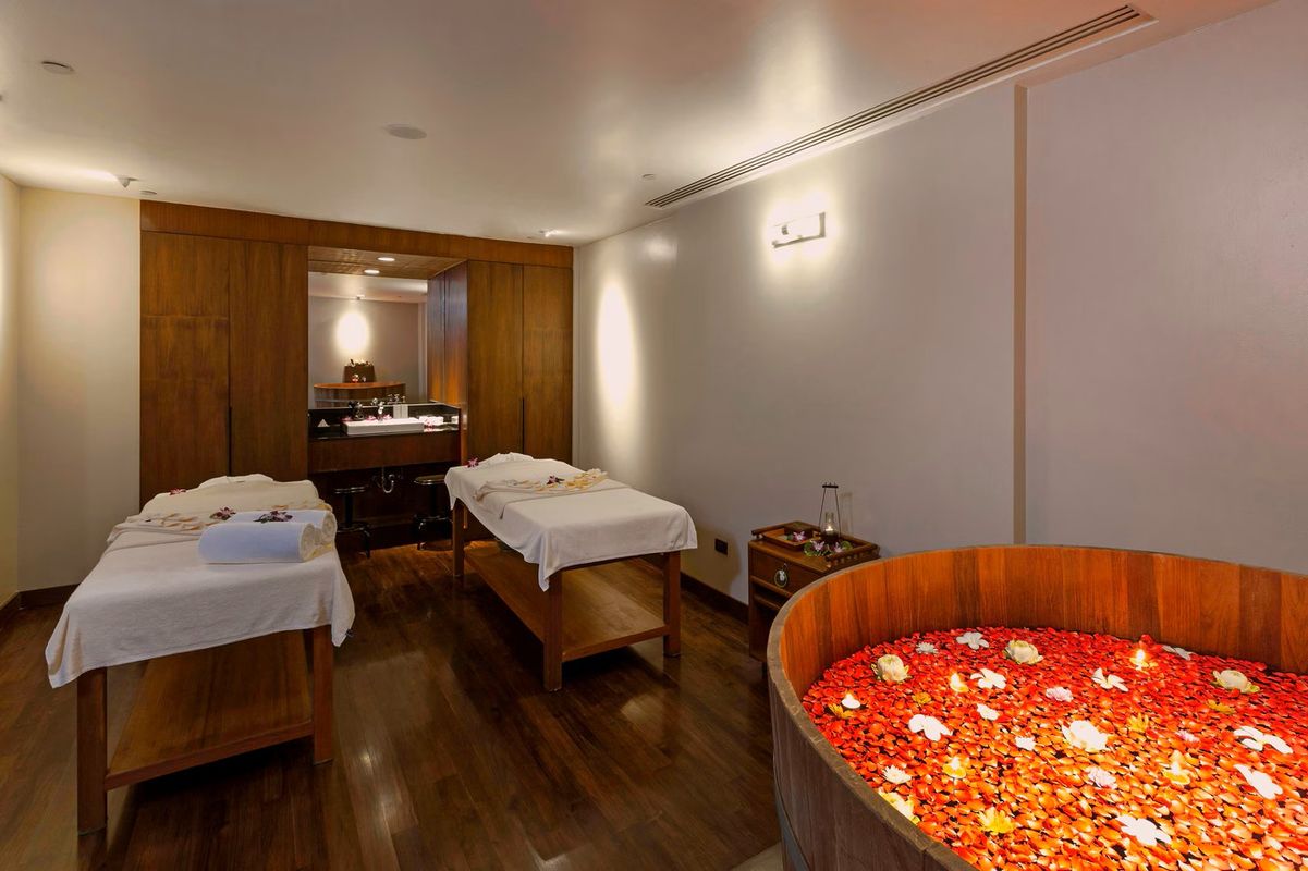 Le Meridien Phuket Beach Resort фото 28