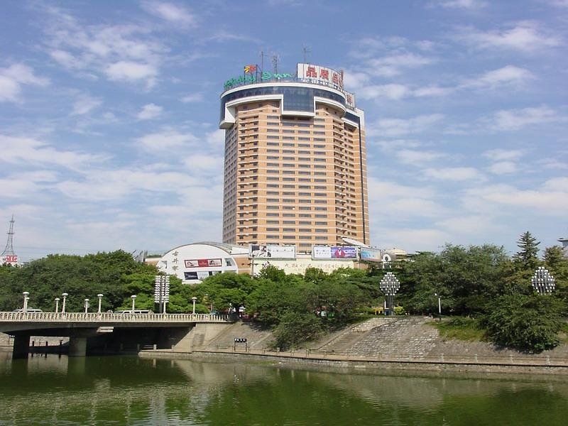 Holiday Inn Qinhuangdao Sea View фото 0