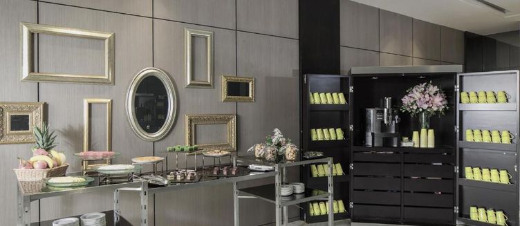 Фото отеля Golden Tulip Bund New Asia