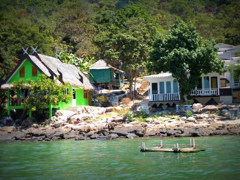Phi Phi Cozy SeaFront Resort фото 19
