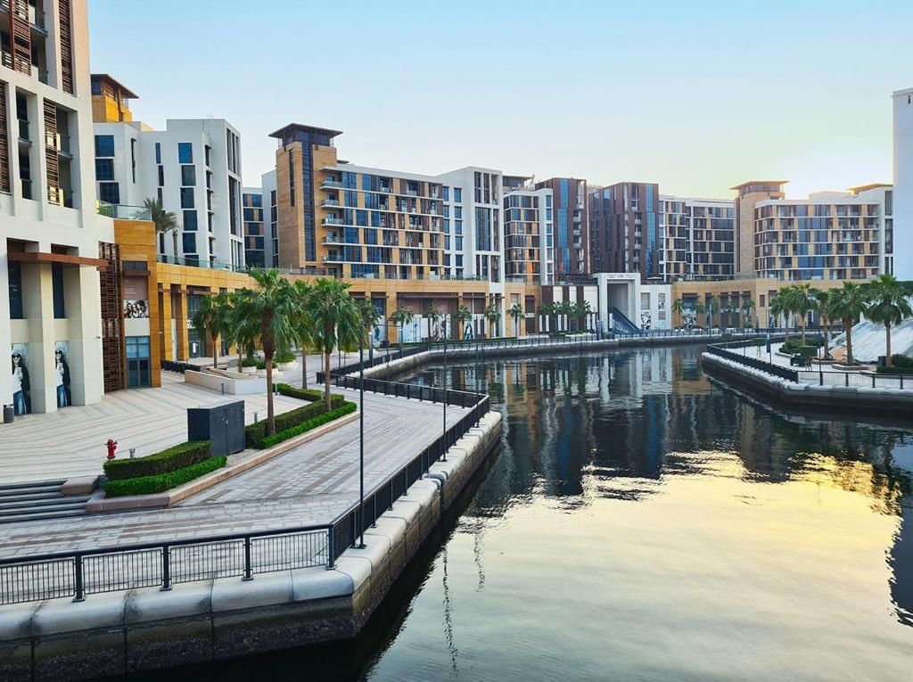 Kingsgate Canal - By Millennium, Dubai фото 16