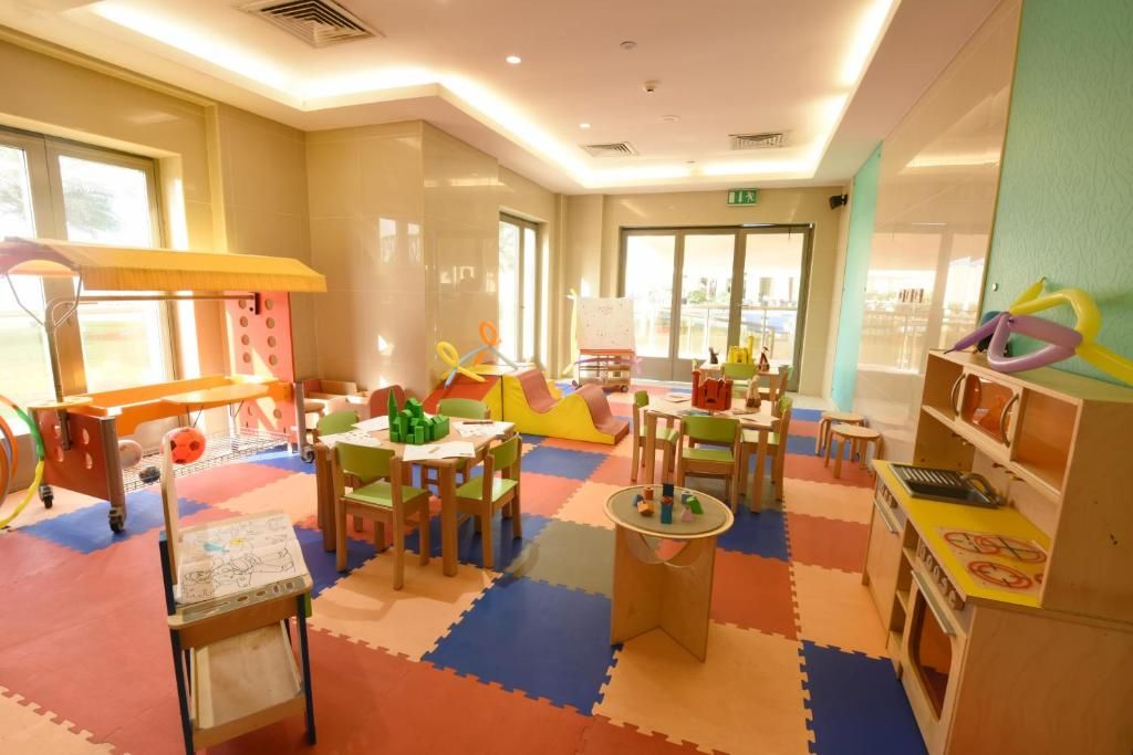 Bahi Ajman Palace Hotel фото 97