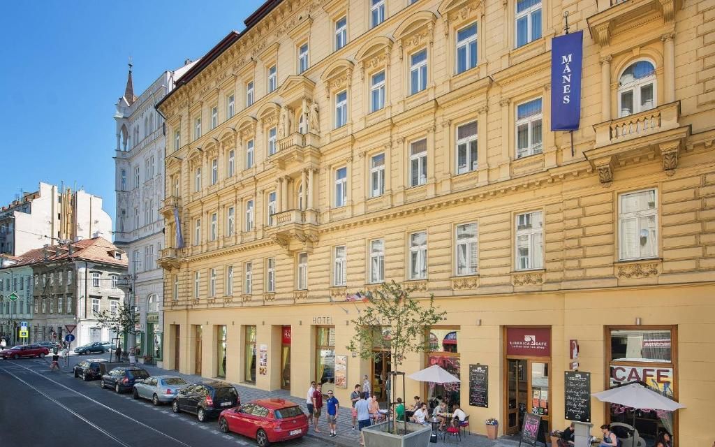 EuroAgentur Hotel Manes фото 0