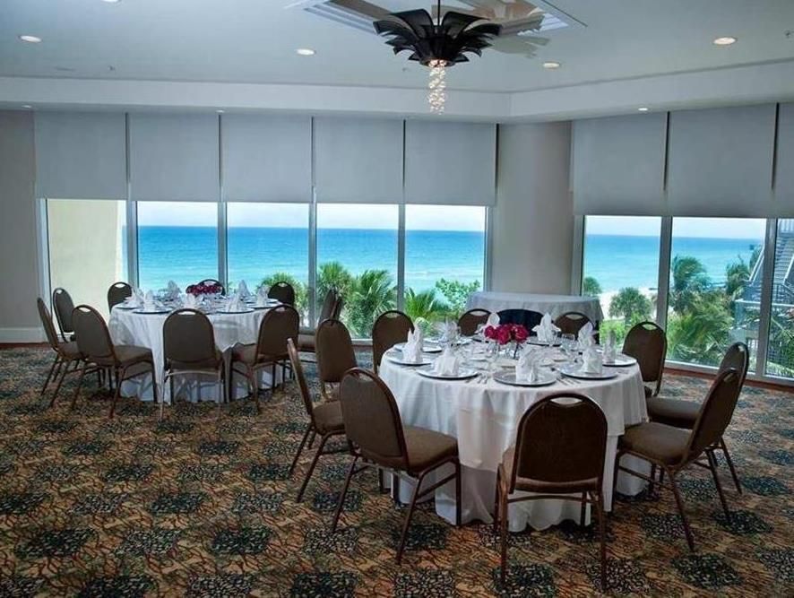 Doubletree Ocean Point Resort & Spa Miami Beach North фото 18