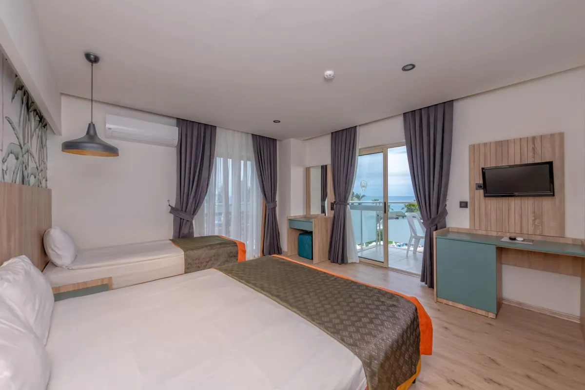 Lims Bona Dea Beach Hotel фото 3