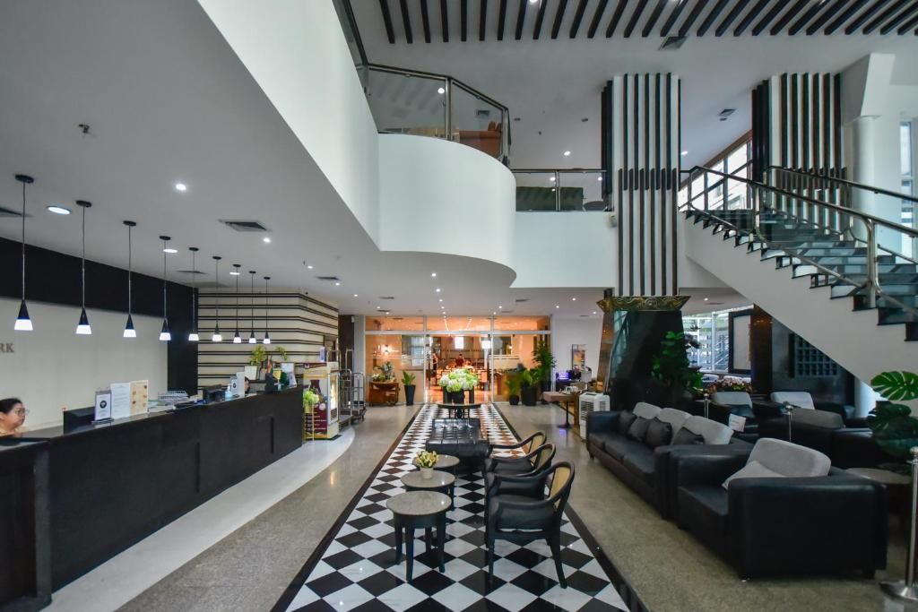Pinnacle Lumpinee Park Hotel & Spa фото 48