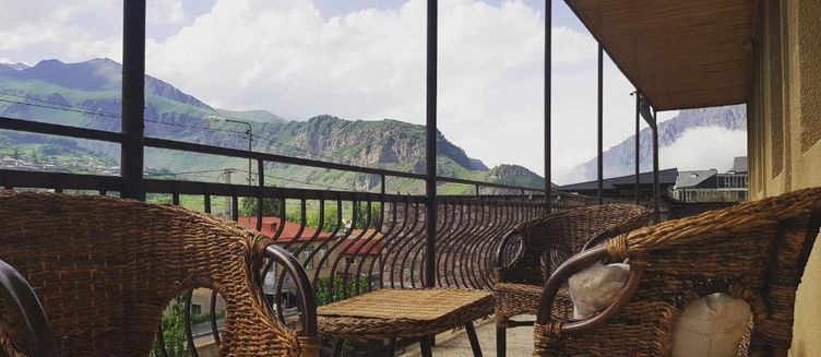 Фото отеля Sunny Mountain House