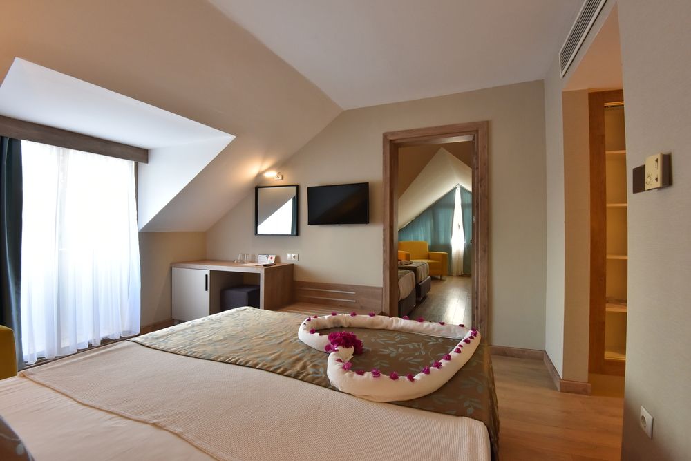 Lucida Beach Hotel фото 117