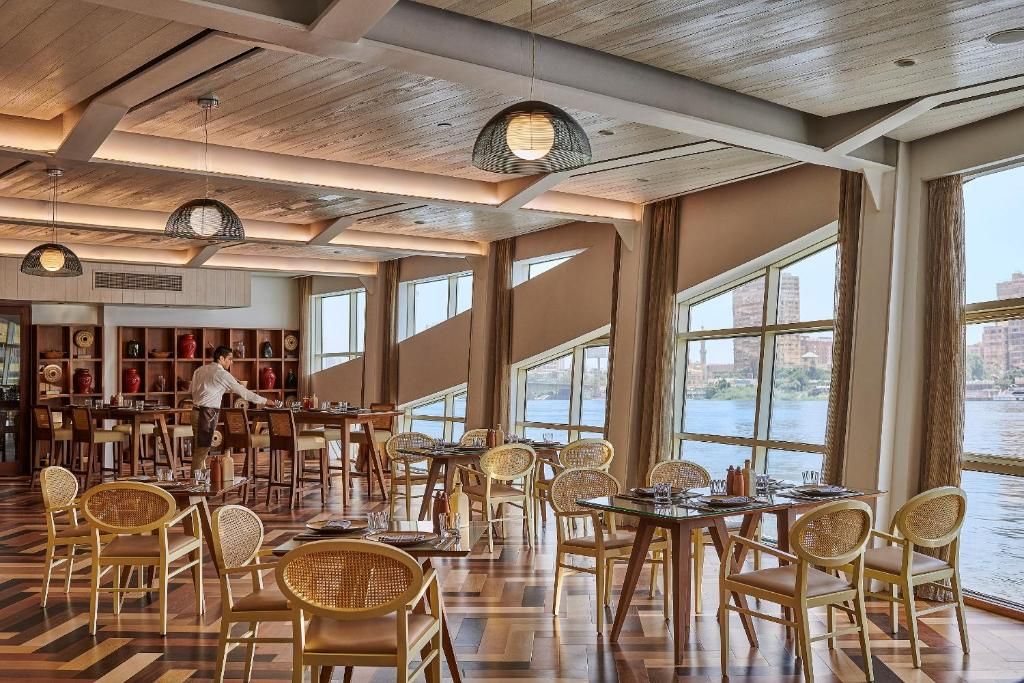 Four Seasons Hotel Cairo at The First Residence фото 37