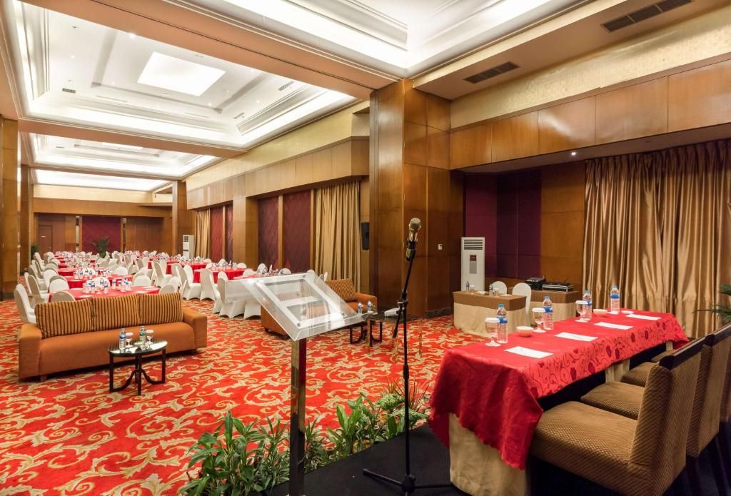 Best Western Mangga Dua Hotel and Residence фото 49