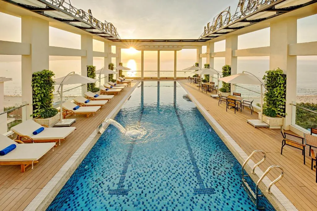 Paris Deli Danang Beach Hotel фото 0