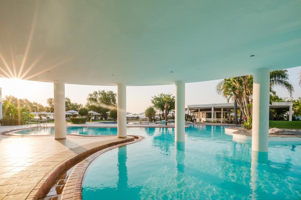 Calypso Beach Hotel фото 27