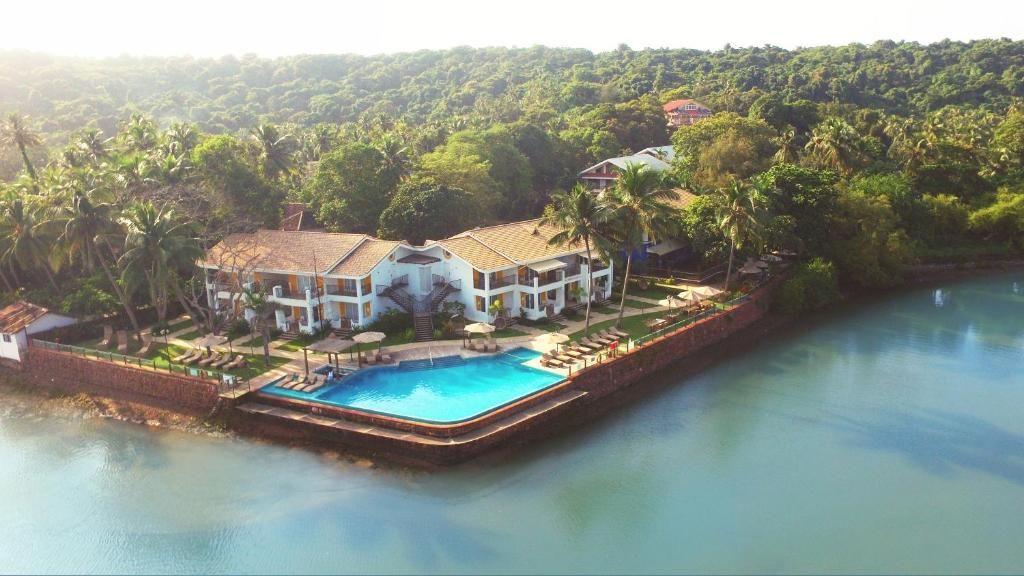 Acron Waterfront Resort фото 61