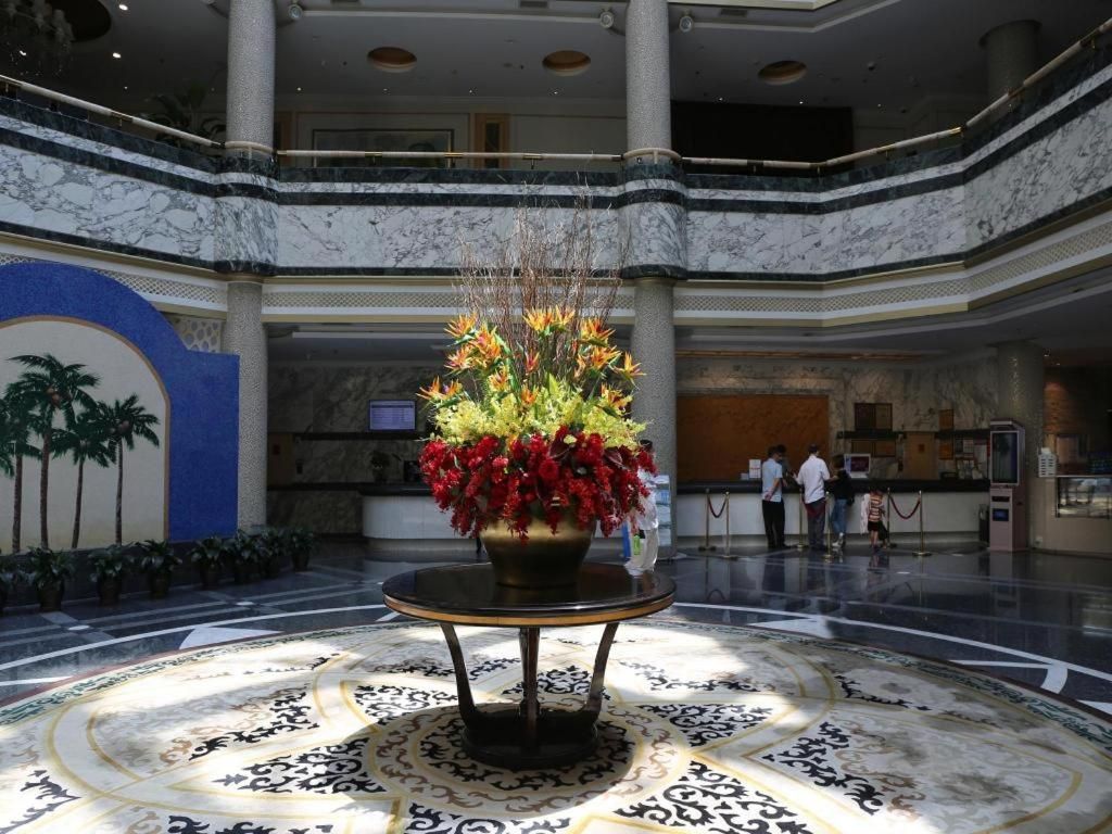 BaoHua Harbour View Hotel фото 61