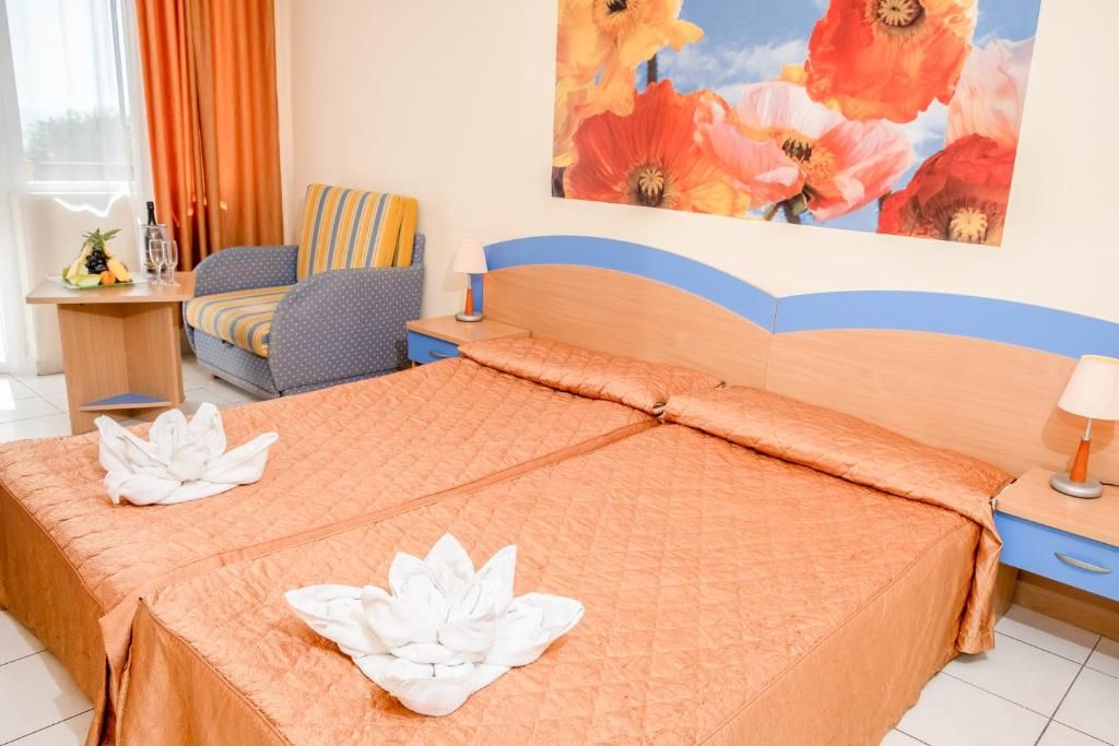 Dolphin Hotel All Inclusive фото 19