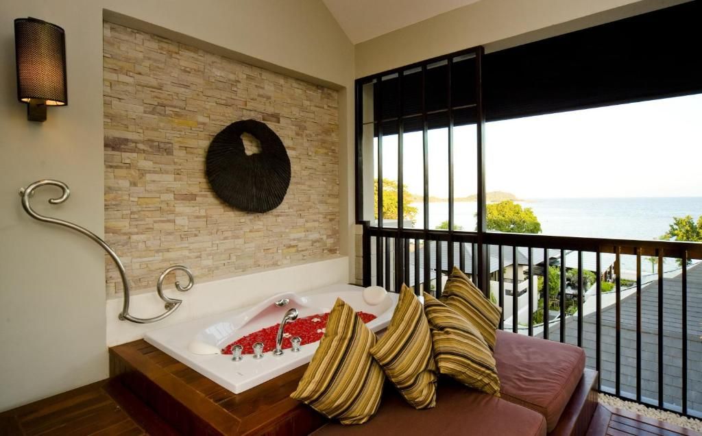 Sareeraya Villas & Suites Hotel фото 50