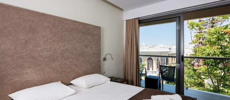 Фото отеля Oktober Down Town Rooms