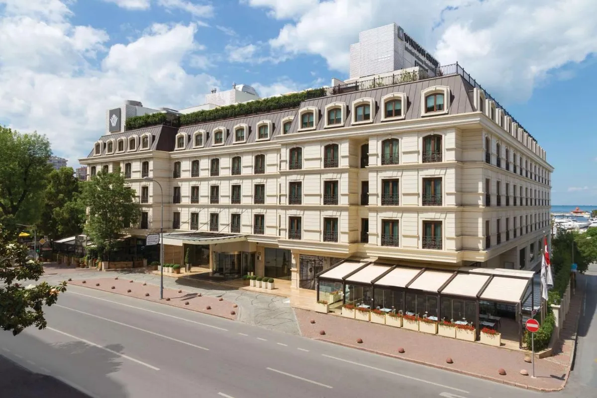 Wyndham Grand Istanbul Kalamis Marina Hotel фото 1