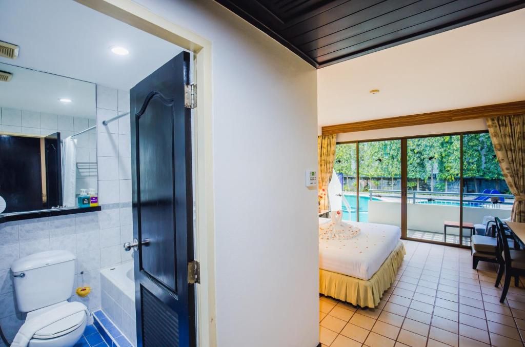 Karon Whale Resort фото 45