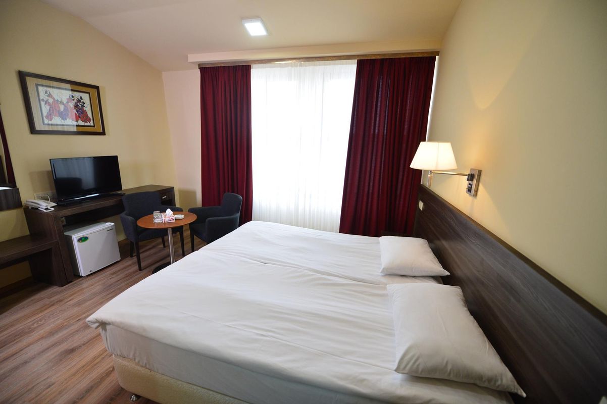 Deluxe Hotel Yerevan фото 13