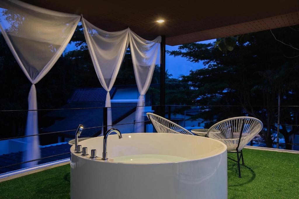 Andaman Seafront Villa Phuket фото 42