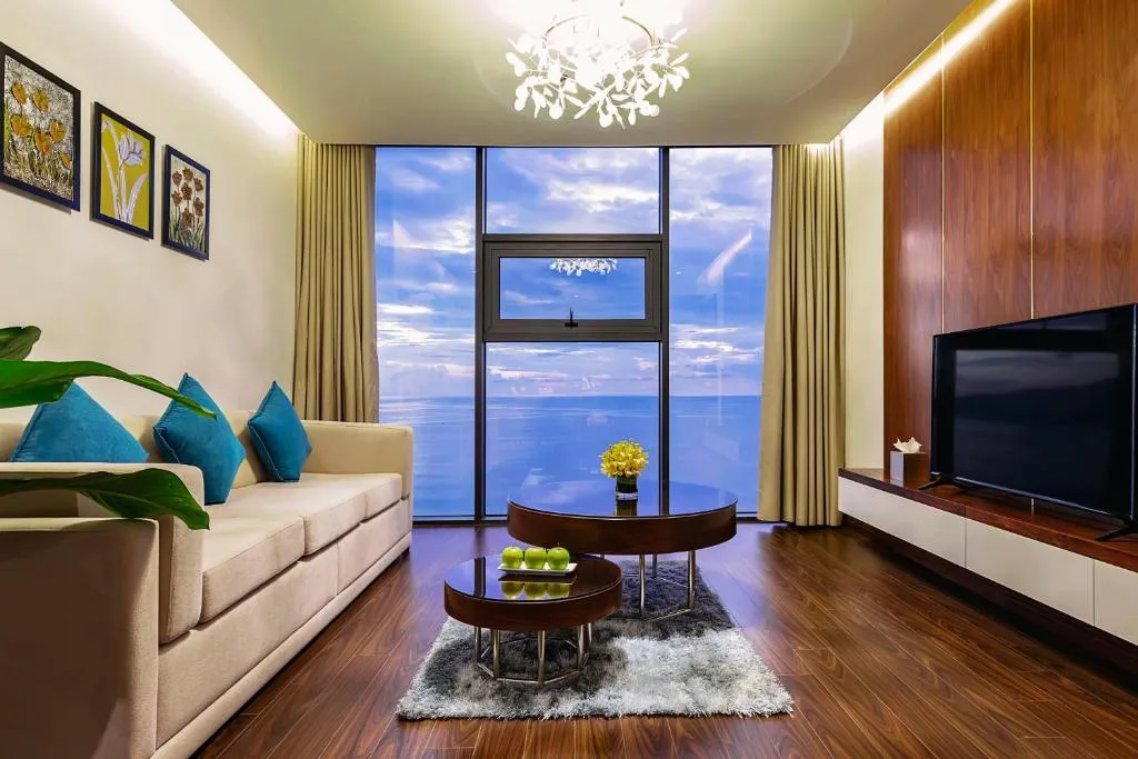 Maximilan Danang Beach Hotel фото 27
