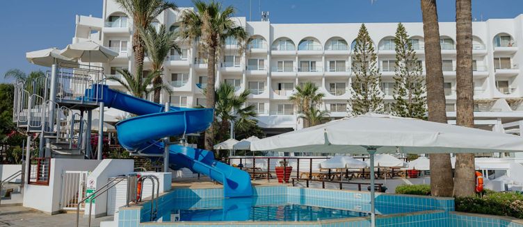 Фото отеля Golden Coast Beach Hotel