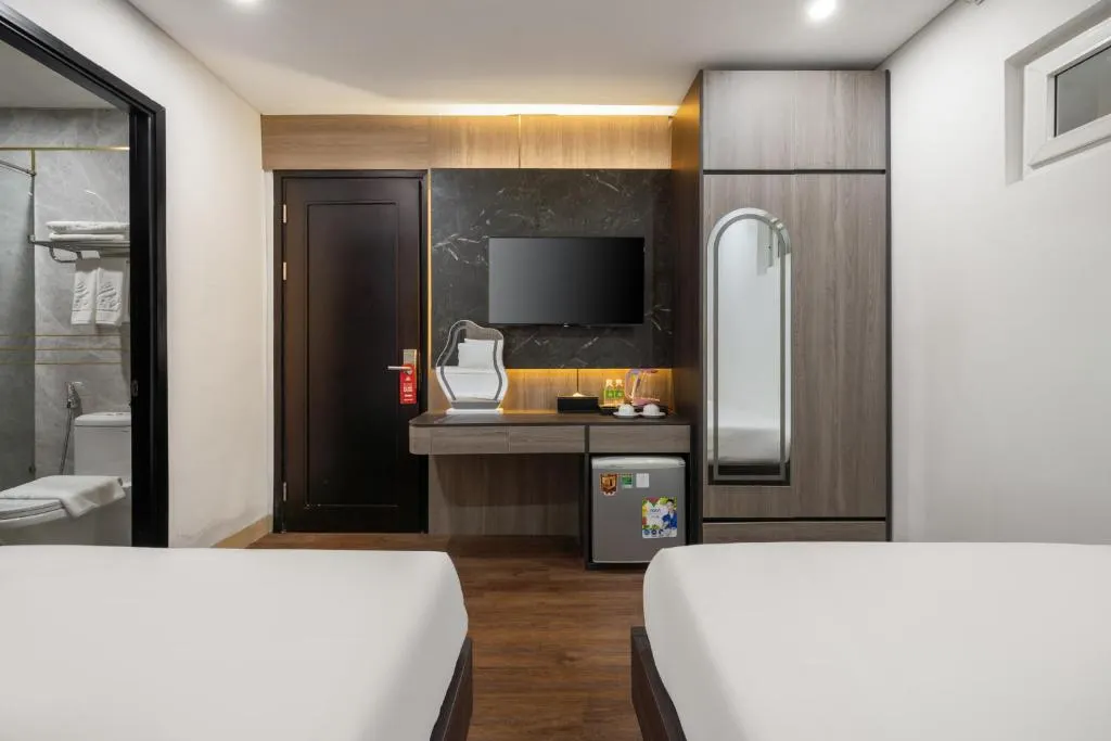 ELC Luxury Hotel фото 2